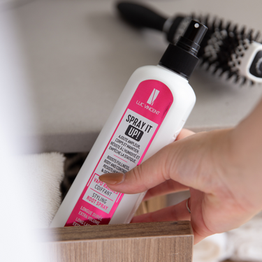 UP! HAIRSPRAY - Finishing styling spray